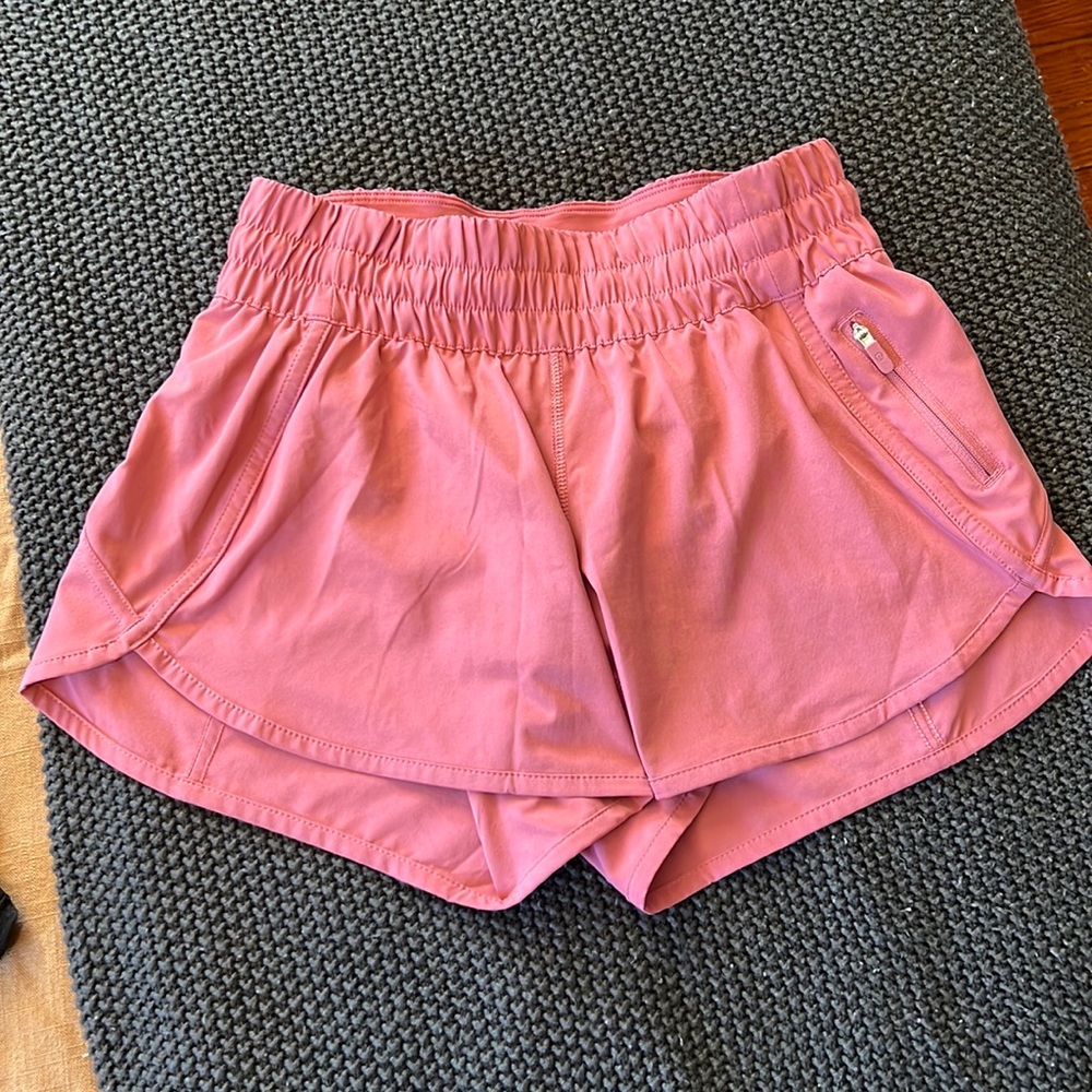 Luluemon Track That Mid-Rise Lined Short 4”